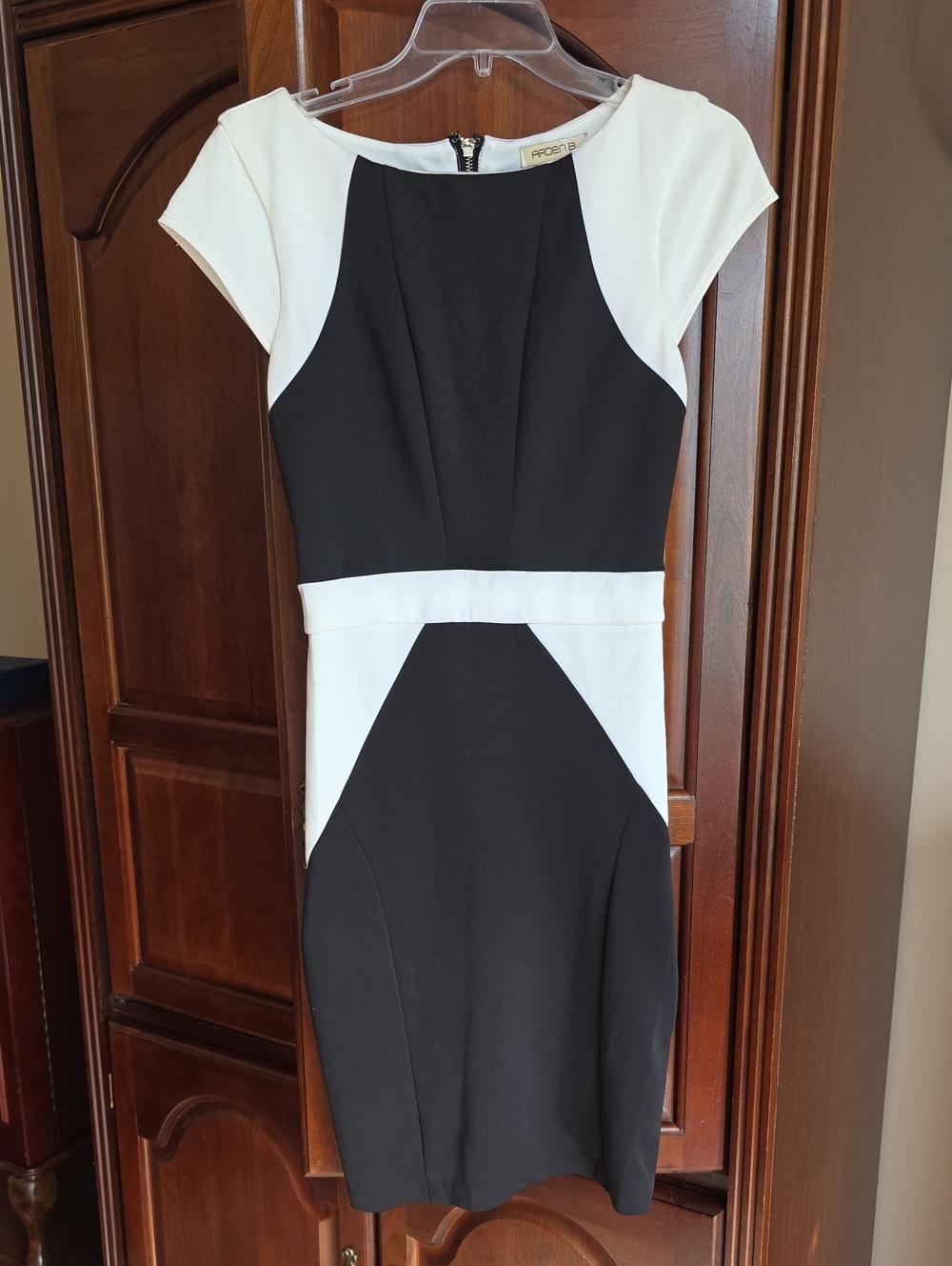 Arden B Colorblock Sheath Dress Small